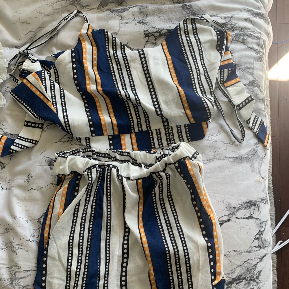 Two piece set, tank crop top, ruffled shorts